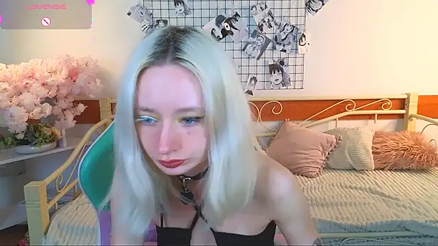 Snapshot of Katia_Kim chatting on April 16, 2026, 5:30 am Katia Kim online show from April 16, 2026, 5:30 am