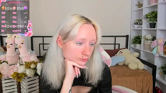Snapshot of Katia_Kim chatting on May 20, 2026, 5:37 am Katia Kim online show from May 20, 2026, 5:37 am