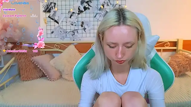 Snapshot of Katia_Kim chatting on March 27, 2026, 8:26 am Katia Kim online show from March 27, 2026, 8:26 am