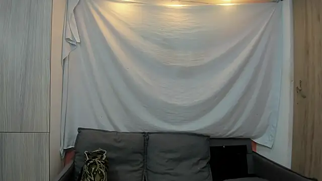 Snapshot of Mhelanny2 chatting on February 4, 2026, 5:19 pm Mhelanny2 online show from February 4, 2026, 5:19 pm