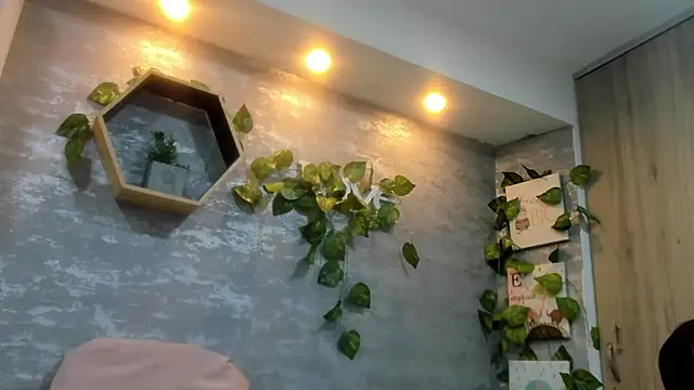 Snapshot of Mhelanny2 chatting on May 4, 2026, 9:17 pm Mhelanny2 online show from May 4, 2026, 9:17 pm