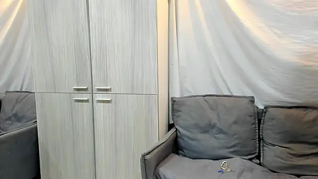 Mhelanny2 online show from March 22, 2026, 10:44 pm