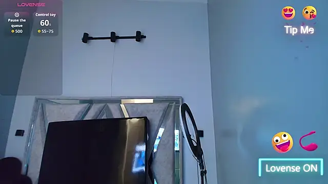 StefanyMiler online show from October 15, 2025, 7:22 pm