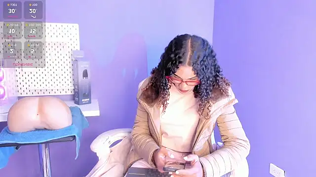 StefanyMiler online show from October 9, 2025, 8:31 pm