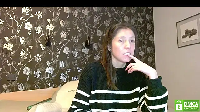 Snapshot of Sophi_Cute chatting on November 25, 2025, 1:22 pm Sophi Cute online show from November 25, 2025, 1:22 pm
