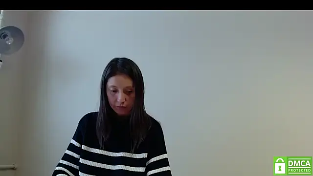 Snapshot of Sophi_Cute chatting on October 8, 2025, 1:12 pm Sophi Cute online show from October 8, 2025, 1:12 pm