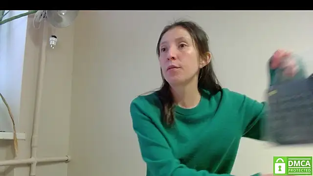 Snapshot of Sophi_Cute chatting on October 20, 2025, 3:01 pm Sophi Cute online show from October 20, 2025, 3:01 pm