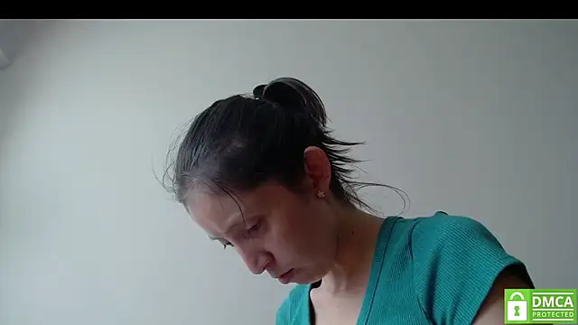 Snapshot of Sophi_Cute chatting on September 9, 2025, 12:36 pm Sophi Cute online show from September 9, 2025, 12:36 pm