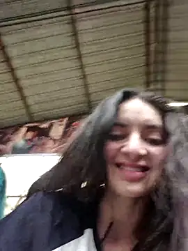 Snapshot of Sam_Sara chatting on April 12, 2026, 5:27 pm Sam Sara online show from April 12, 2026, 5:27 pm
