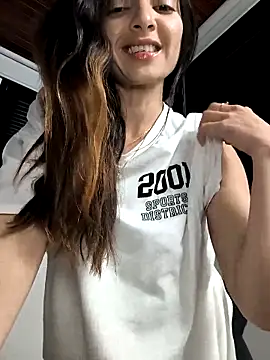 Snapshot of Sam_Sara chatting on March 5, 2025, 11:16 pm Sam Sara online show from March 5, 2025, 11:16 pm