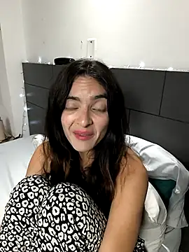 Snapshot of Sam_Sara chatting on March 8, 2025, 12:44 am Sam Sara online show from March 8, 2025, 12:44 am