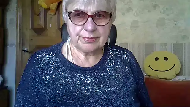 Snapshot of SweetCherry27 chatting on April 17, 2026, 9:34 am SweetCherry27 online show from April 17, 2026, 9:34 am