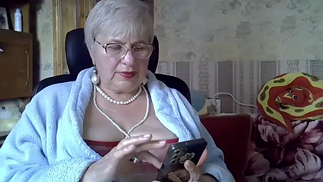 Snapshot of SweetCherry27 chatting on May 11, 2026, 4:15 pm SweetCherry27 online show from May 11, 2026, 4:15 pm