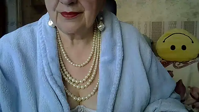 Snapshot of SweetCherry27 chatting on May 4, 2026, 6:17 am SweetCherry27 online show from May 4, 2026, 6:17 am