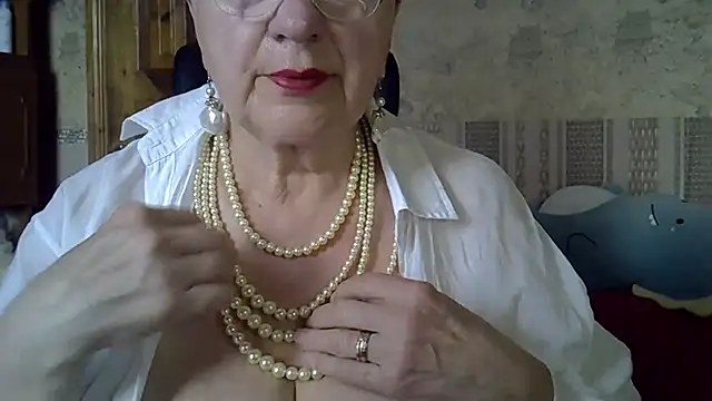 Snapshot of SweetCherry27 chatting on May 18, 2026, 4:12 pm SweetCherry27 online show from May 18, 2026, 4:12 pm