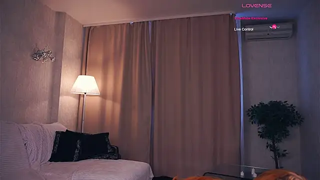 Snapshot of SofyBruno chatting on February 25, 2025, 5:19 am SofyBruno online show from February 25, 2025, 5:19 am