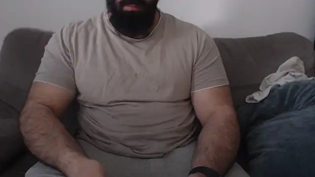 Snapshot of hugemachohandsome chatting on April 21, 2026, 5:47 am hugemachohandsome online show from April 21, 2026, 5:47 am
