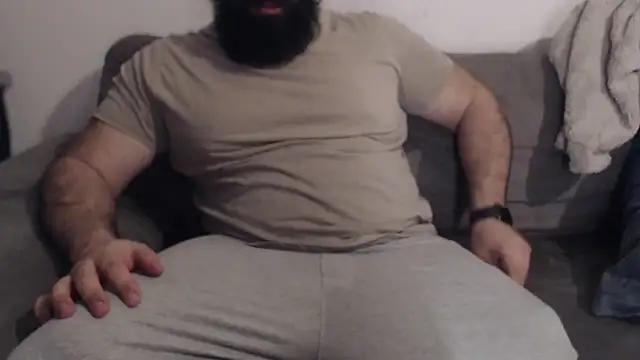 Snapshot of hugemachohandsome chatting on April 7, 2026, 7:48 pm hugemachohandsome online show from April 7, 2026, 7:48 pm