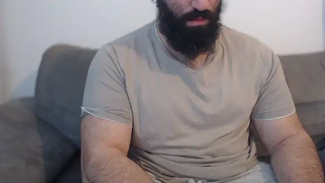 Snapshot of hugemachohandsome chatting on May 14, 2026, 7:05 am hugemachohandsome online show from May 14, 2026, 7:05 am
