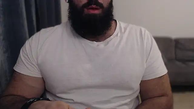 hugemachohandsome online show from November 19, 2025, 10:32 pm