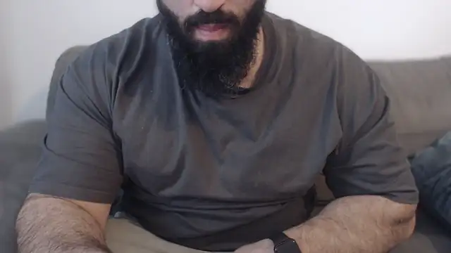 Snapshot of hugemachohandsome chatting on April 19, 2026, 9:54 am hugemachohandsome online show from April 19, 2026, 9:54 am
