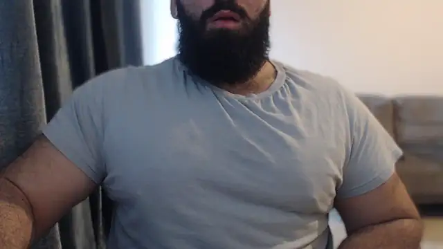 hugemachohandsome online show from November 19, 2025, 10:15 am