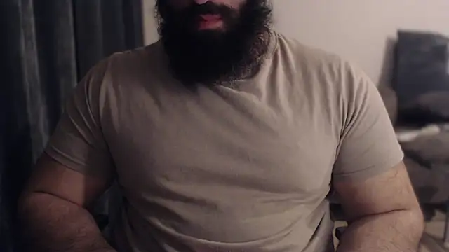 Snapshot of hugemachohandsome chatting on April 8, 2026, 9:16 pm hugemachohandsome online show from April 8, 2026, 9:16 pm