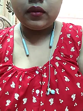 Sophiaboudi online show from February 28, 2025, 5:37 pm