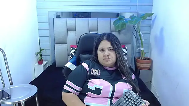 Snapshot of evelin_zaens chatting on May 12, 2026, 3:47 am evelin zaens online show from May 12, 2026, 3:47 am