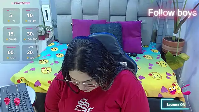 Snapshot of evelin_zaens chatting on April 27, 2026, 4:10 am evelin zaens online show from April 27, 2026, 4:10 am