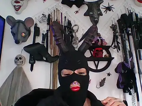 Snapshot of FeticheMacabre chatting on June 14, 2026, 5:47 pm FeticheMacabre online show from June 14, 2026, 5:47 pm