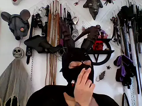 Snapshot of FeticheMacabre chatting on April 20, 2026, 3:02 pm FeticheMacabre online show from April 20, 2026, 3:02 pm