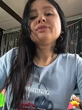 KikiXRed online show from May 15, 2026, 10:24 am