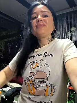 Snapshot of KikiXRed chatting on January 14, 2026, 5:22 am KikiXRed online show from January 14, 2026, 5:22 am