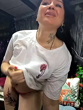 Snapshot of KikiXRed chatting on January 15, 2026, 5:33 am KikiXRed online show from January 15, 2026, 5:33 am