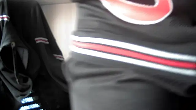 michele1500 online show from November 8, 2025, 9:02 am