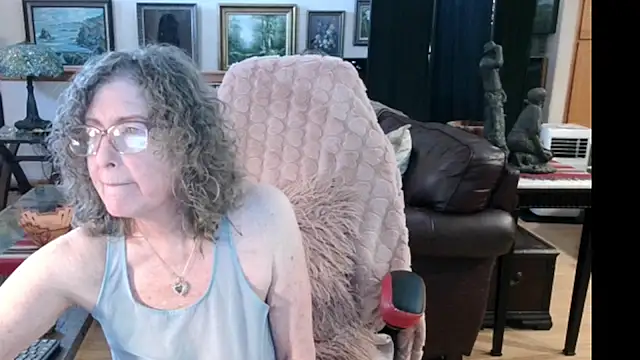 Snapshot of littlepistol01 chatting on July 18, 2026, 3:42 pm littlepistol01 online show from July 18, 2026, 3:42 pm