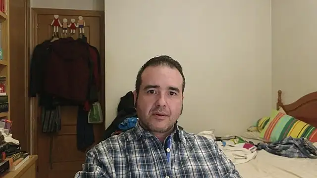 Snapshot of curiosillo83 chatting on April 22, 2026, 7:53 pm curiosillo83 online show from April 22, 2026, 7:53 pm