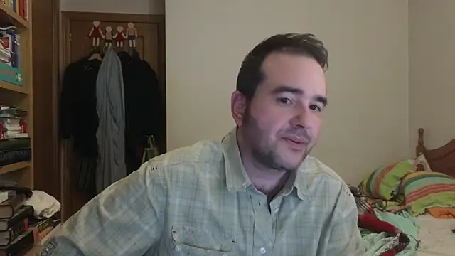 Snapshot of curiosillo83 chatting on May 5, 2026, 3:04 pm curiosillo83 online show from May 5, 2026, 3:04 pm
