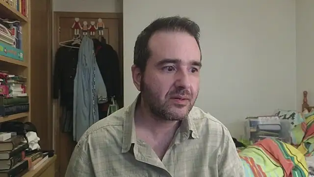 Snapshot of curiosillo83 chatting on May 19, 2026, 2:35 pm curiosillo83 online show from May 19, 2026, 2:35 pm