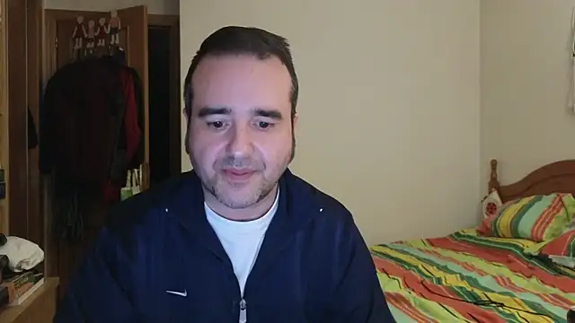 Snapshot of curiosillo83 chatting on April 26, 2026, 2:58 pm curiosillo83 online show from April 26, 2026, 2:58 pm