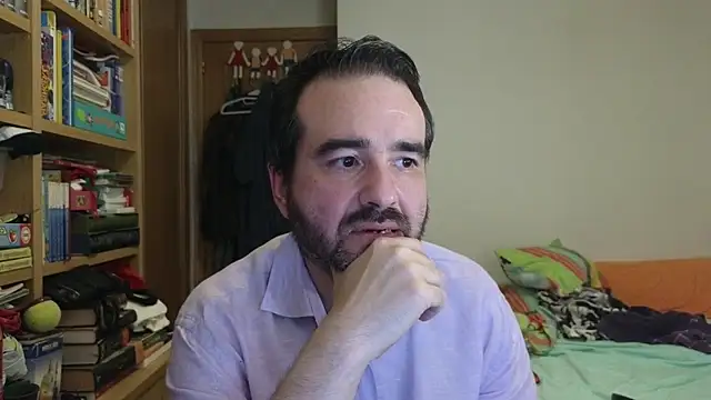 curiosillo83 online show from July 3, 2026, 3:40 pm