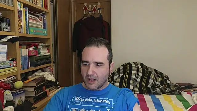 Snapshot of curiosillo83 chatting on April 19, 2026, 9:54 am curiosillo83 online show from April 19, 2026, 9:54 am