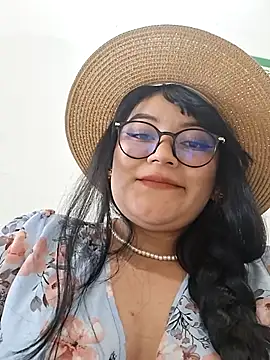 Sakura 0505 online show from December 17, 2025, 8:58 pm