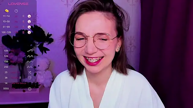 KindHazelHere  online show from March 1, 2026, 12:21 am