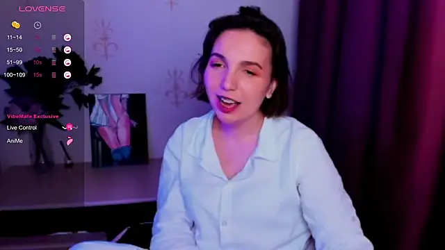 KindHazelHere  online show from October 22, 2025, 10:30 pm