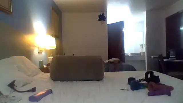 tuRb0420 online show from September 30, 2025, 11:11 pm