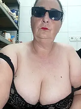 Snapshot of eroticjessitop chatting on February 21, 2026, 6:32 pm eroticjessitop online show from February 21, 2026, 6:32 pm