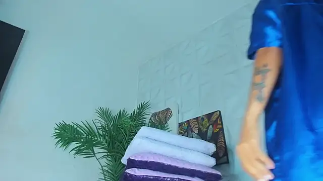 Snapshot of Hellen_Sky chatting on December 20, 2025, 8:44 pm Hellen Sky online show from December 20, 2025, 8:44 pm