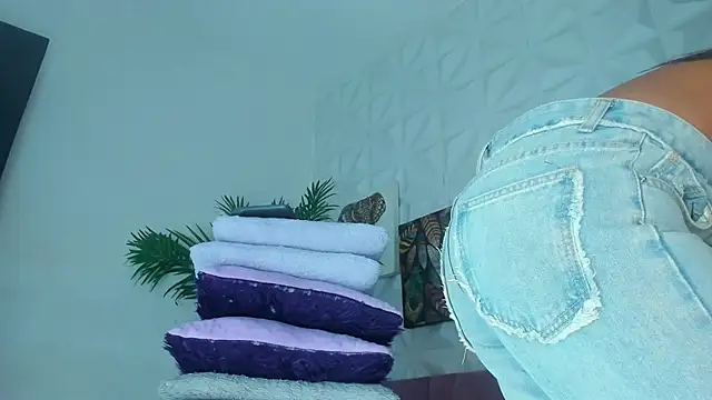 Snapshot of Hellen_Sky chatting on January 10, 2026, 7:09 pm Hellen Sky online show from January 10, 2026, 7:09 pm